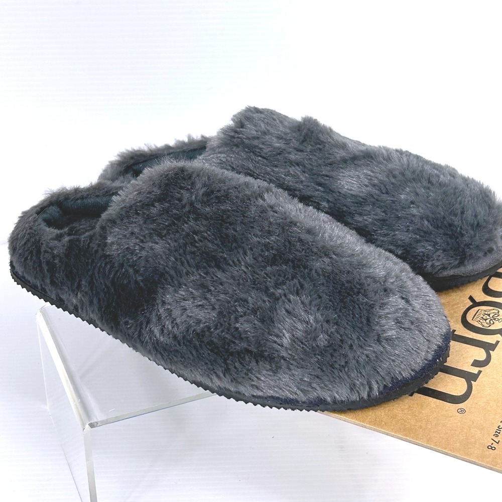 Born Size Medium‎ M (7-8) Slippers Gray Faux Fur Indoor Outdoor Scuffs NEW $39